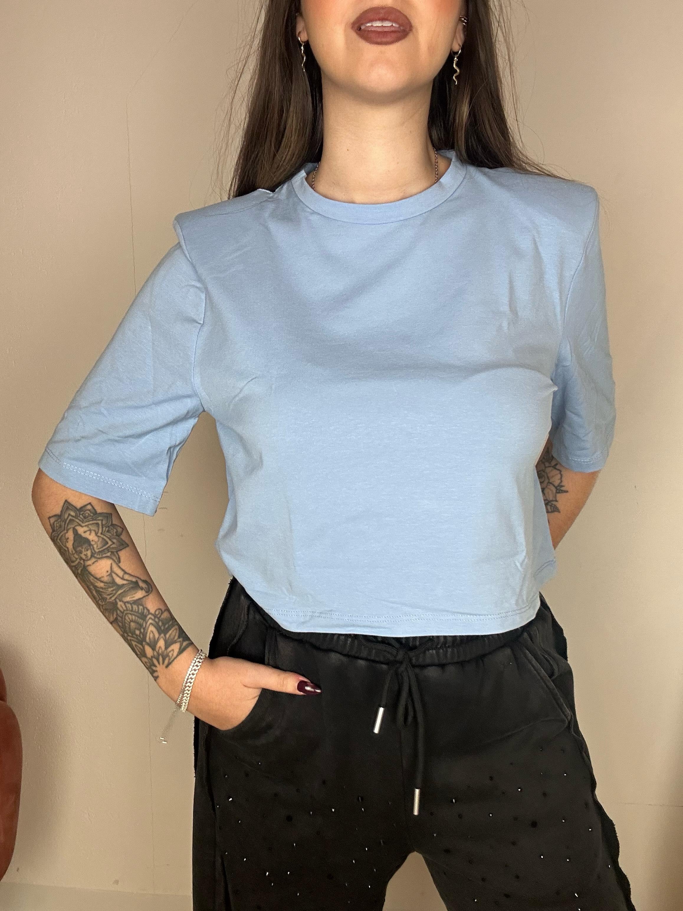 T-shirt “Basically”.