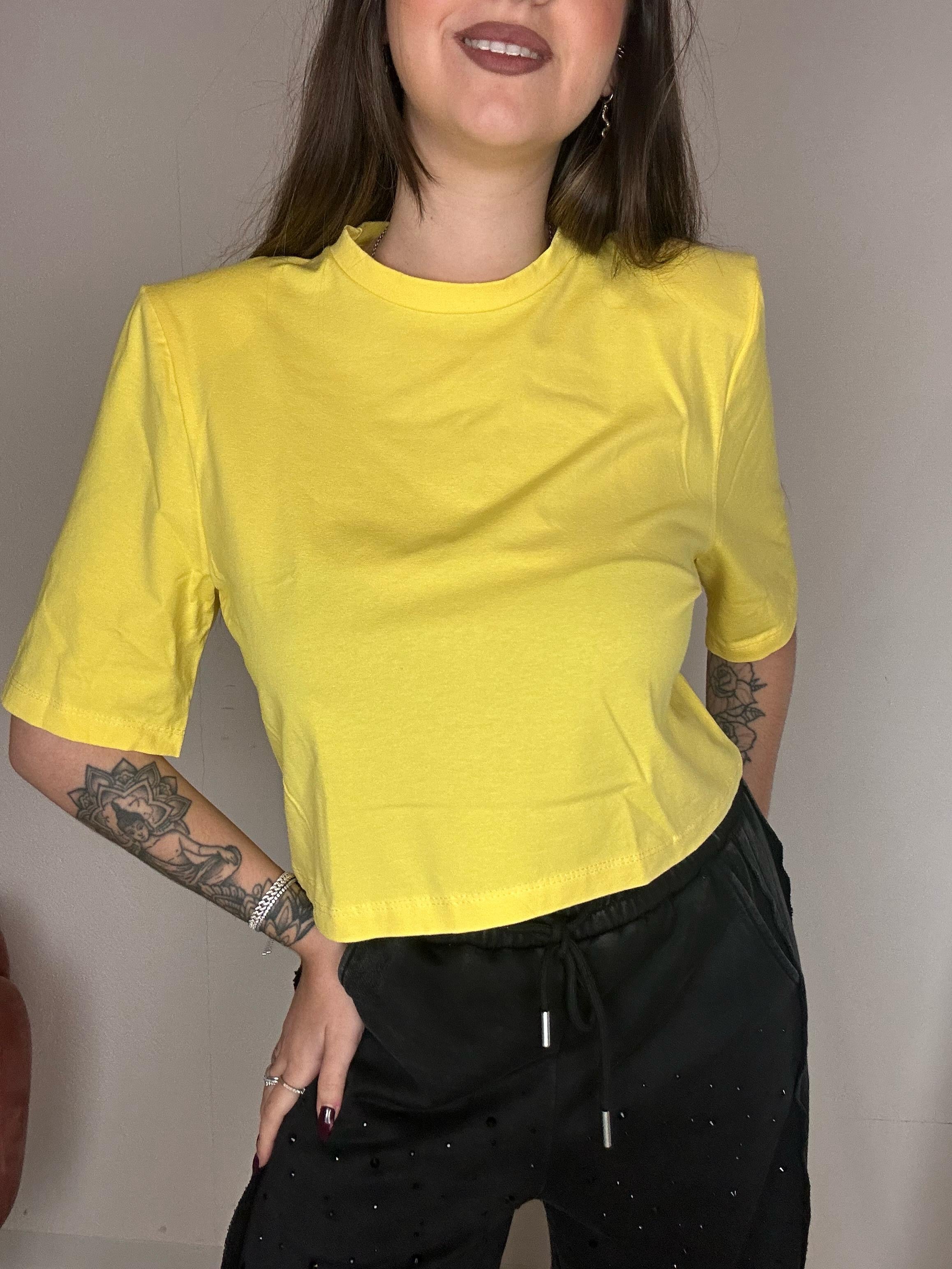 T-shirt “Basically”.