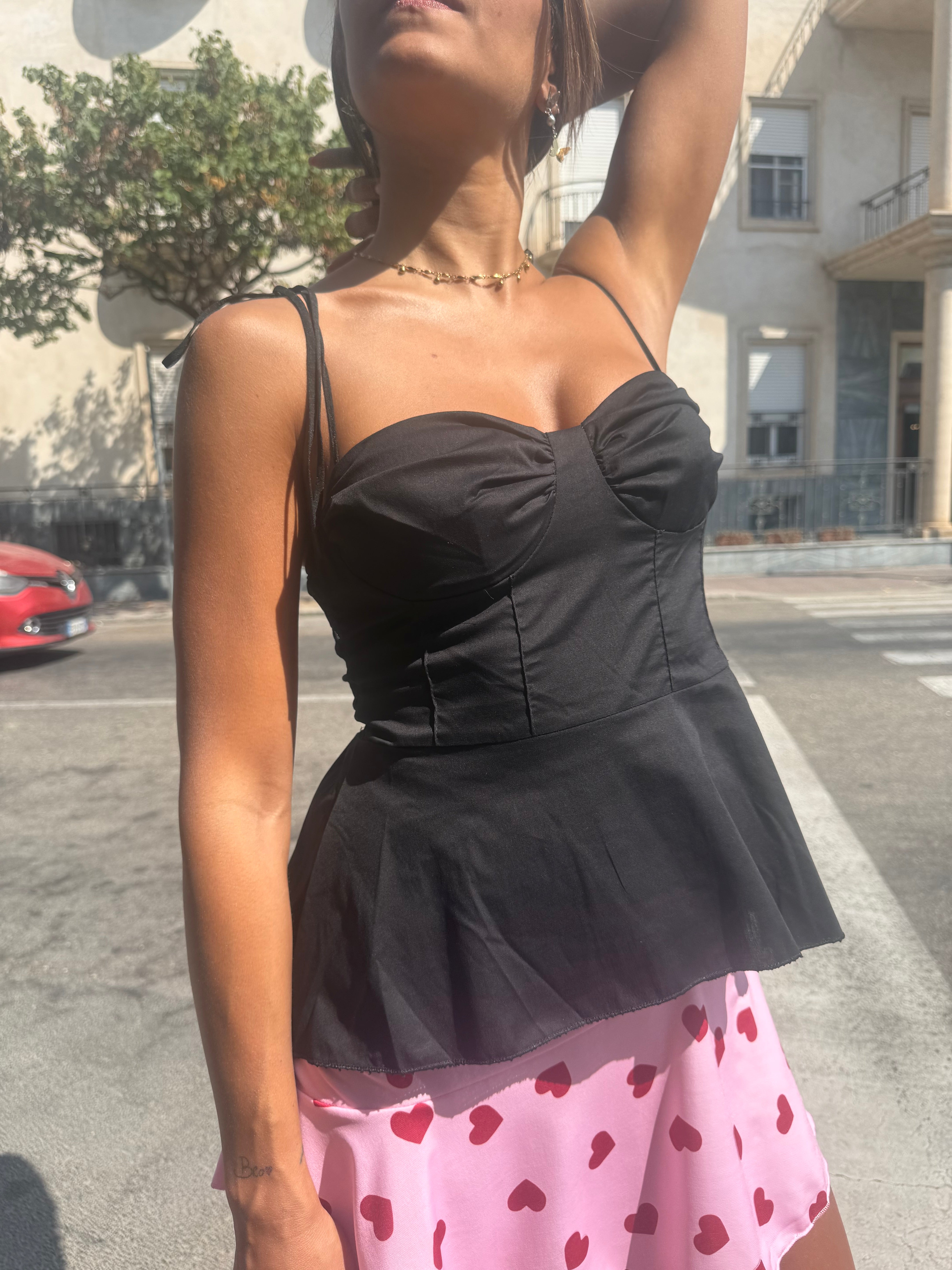 Top “Hamila” nero