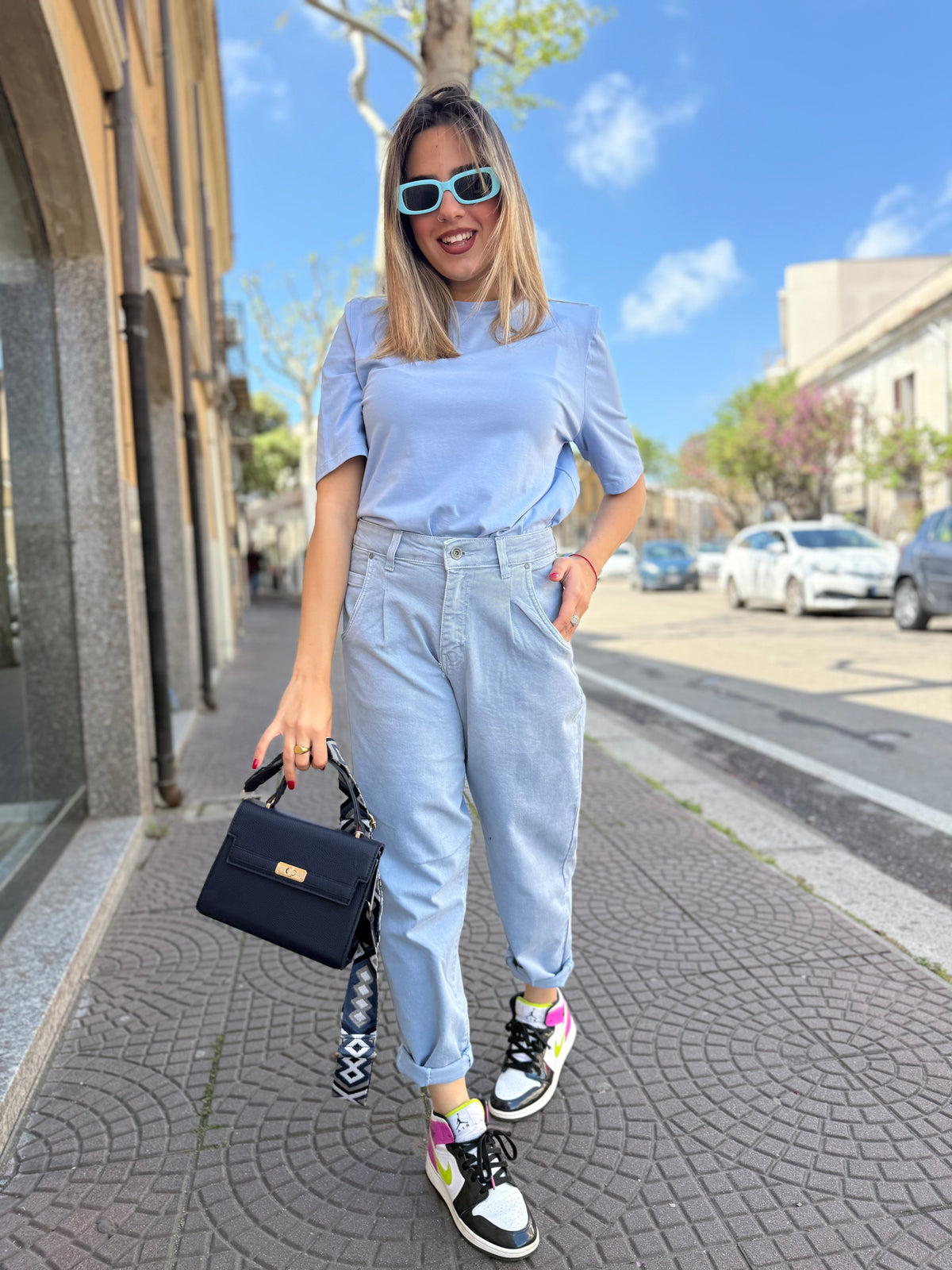 Maxi T-shirt “Basic vibes ” azzurra