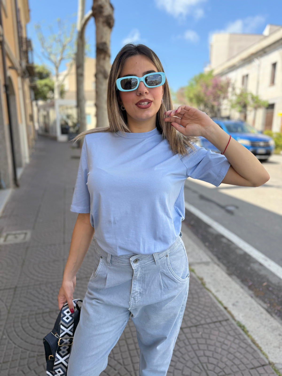 Maxi T-shirt “Basic vibes ” azzurra