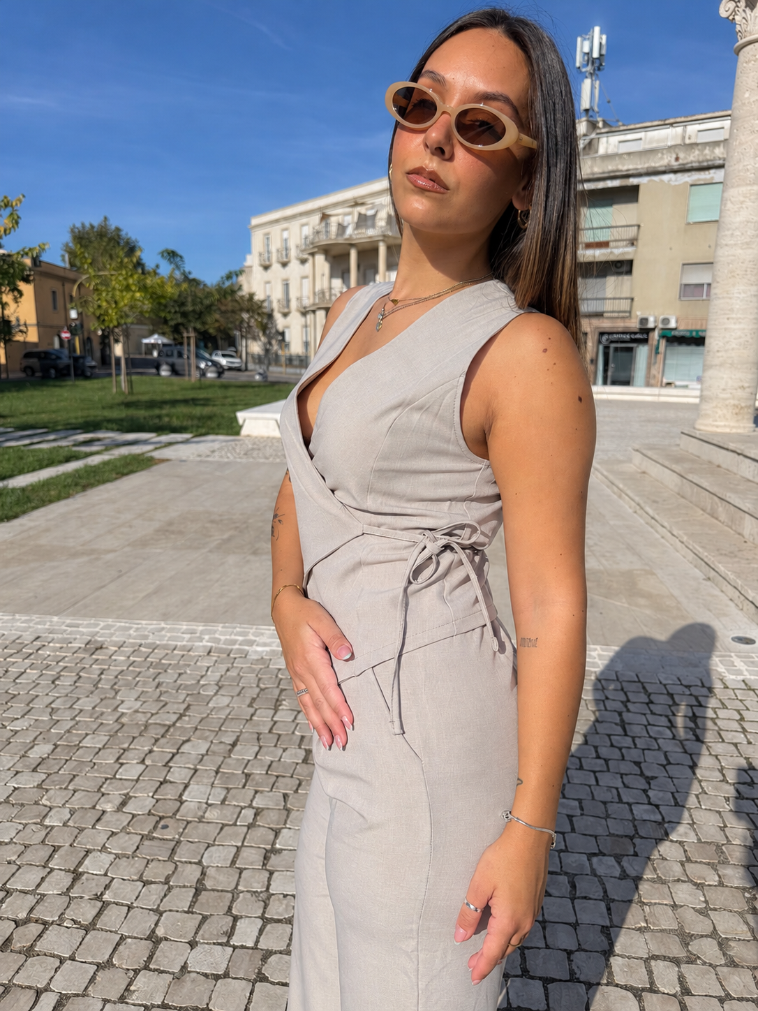 Completo con gilet “Dune” tabacco