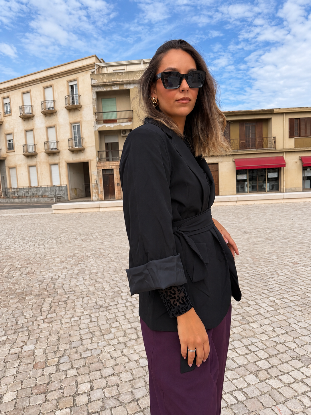 Blazer “Grace Belt” nero