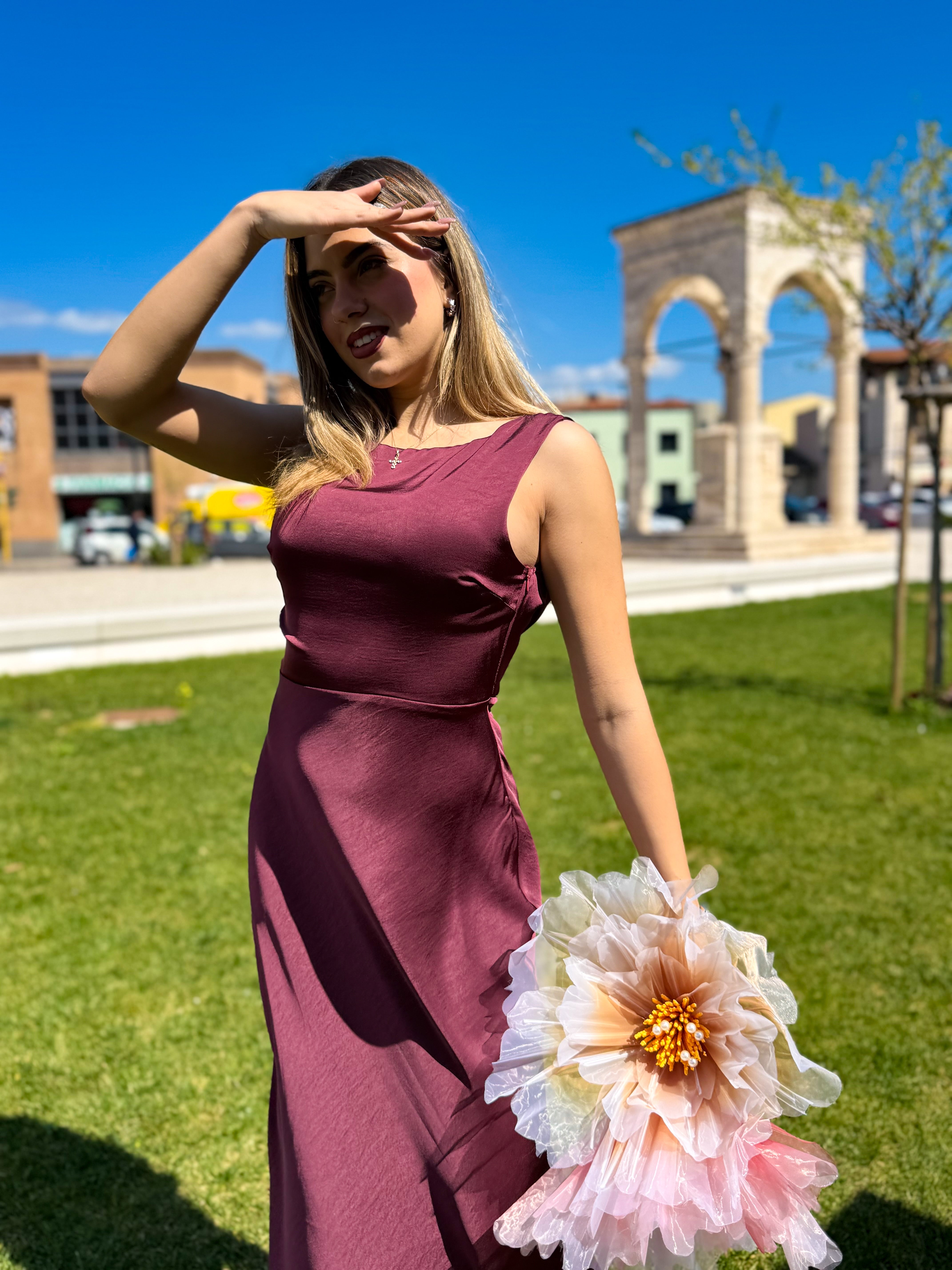 Abito “Satin Elegance”