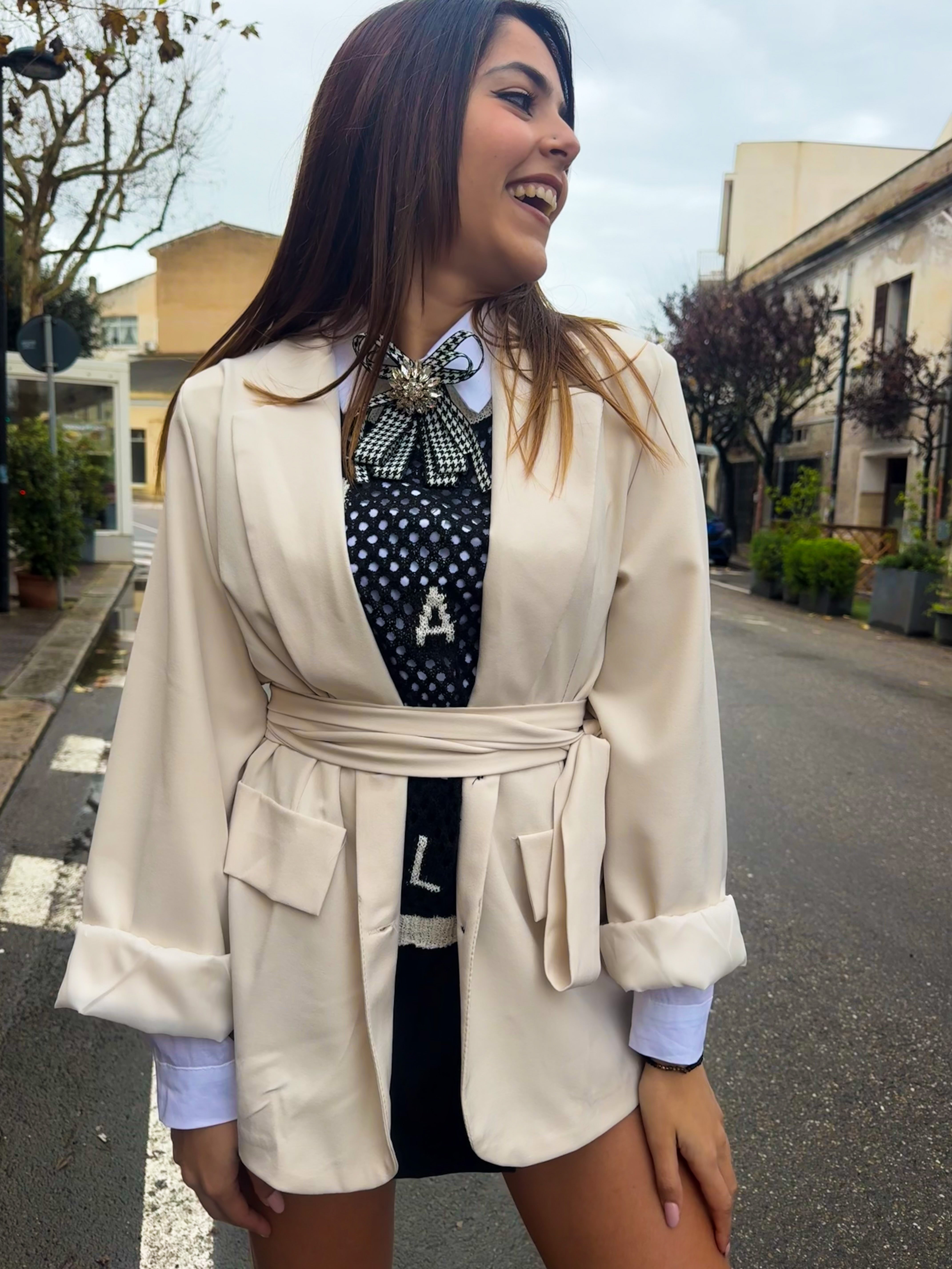 Blazer “Grace Belt” panna
