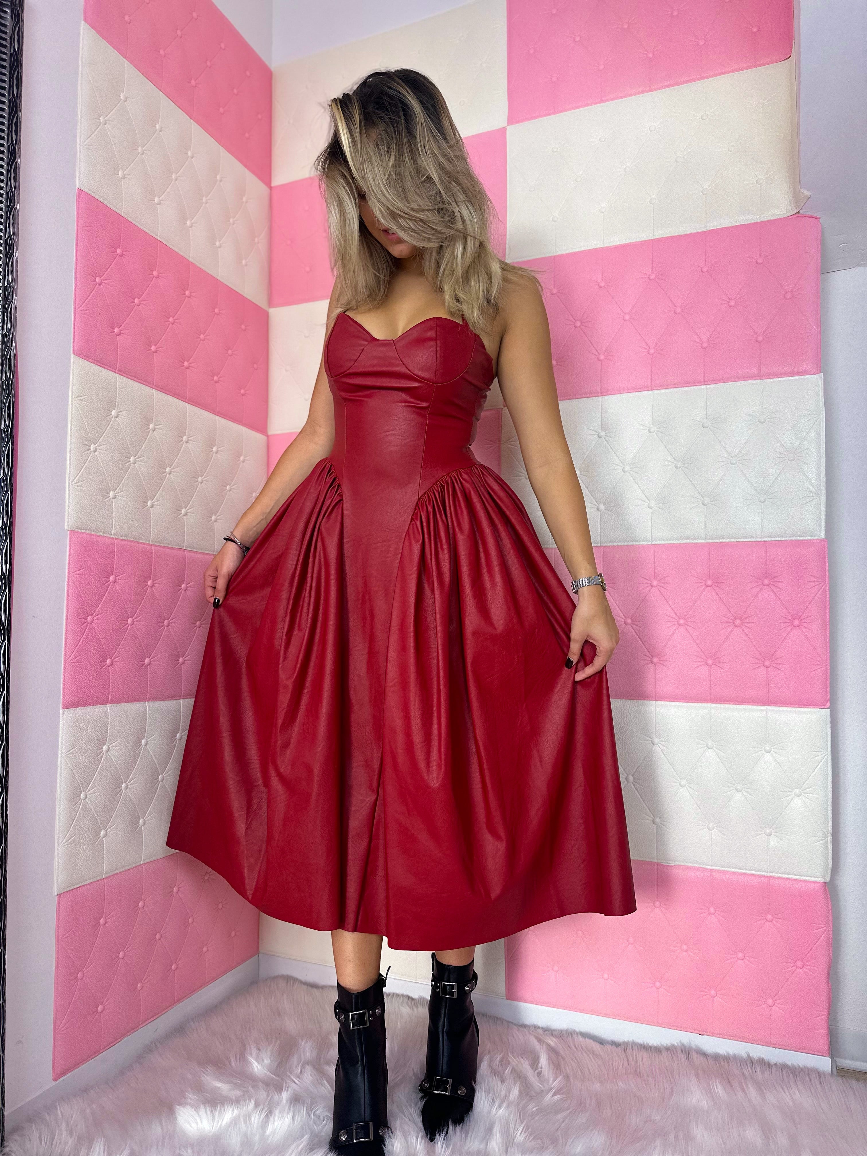 Abito “Define” rosso