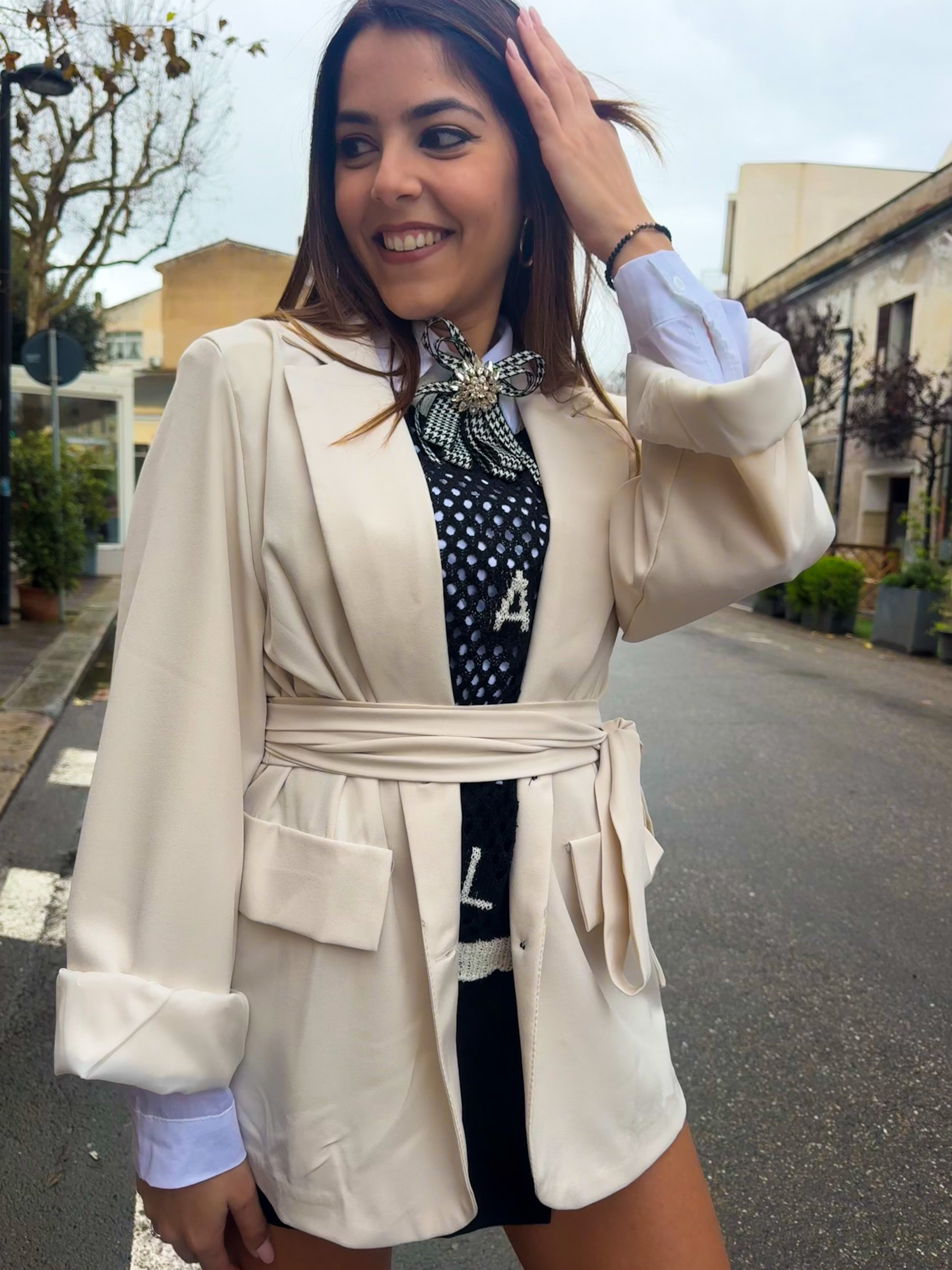 Blazer “Grace Belt” panna