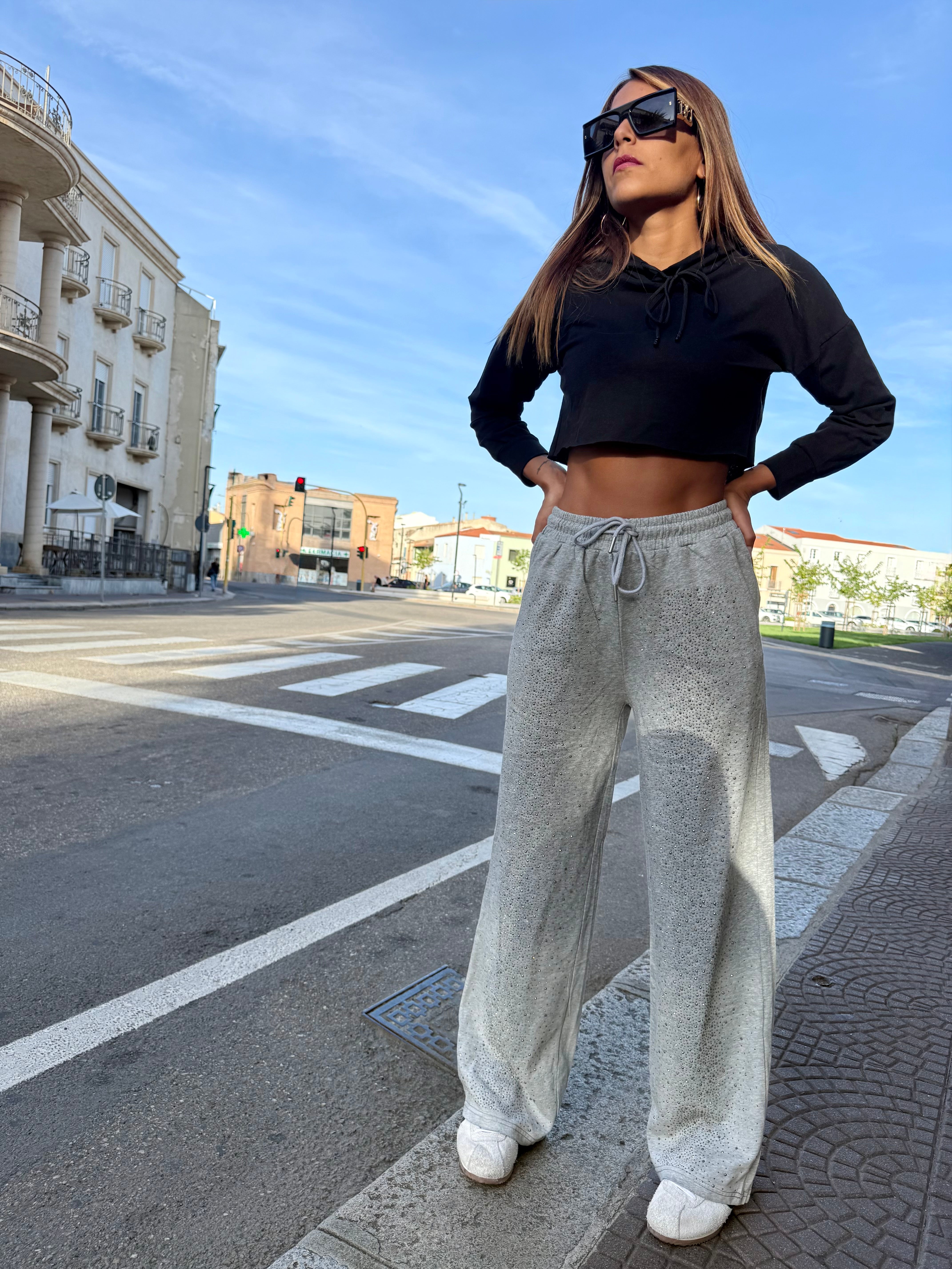 Pantaloni “Strass touch” grigi