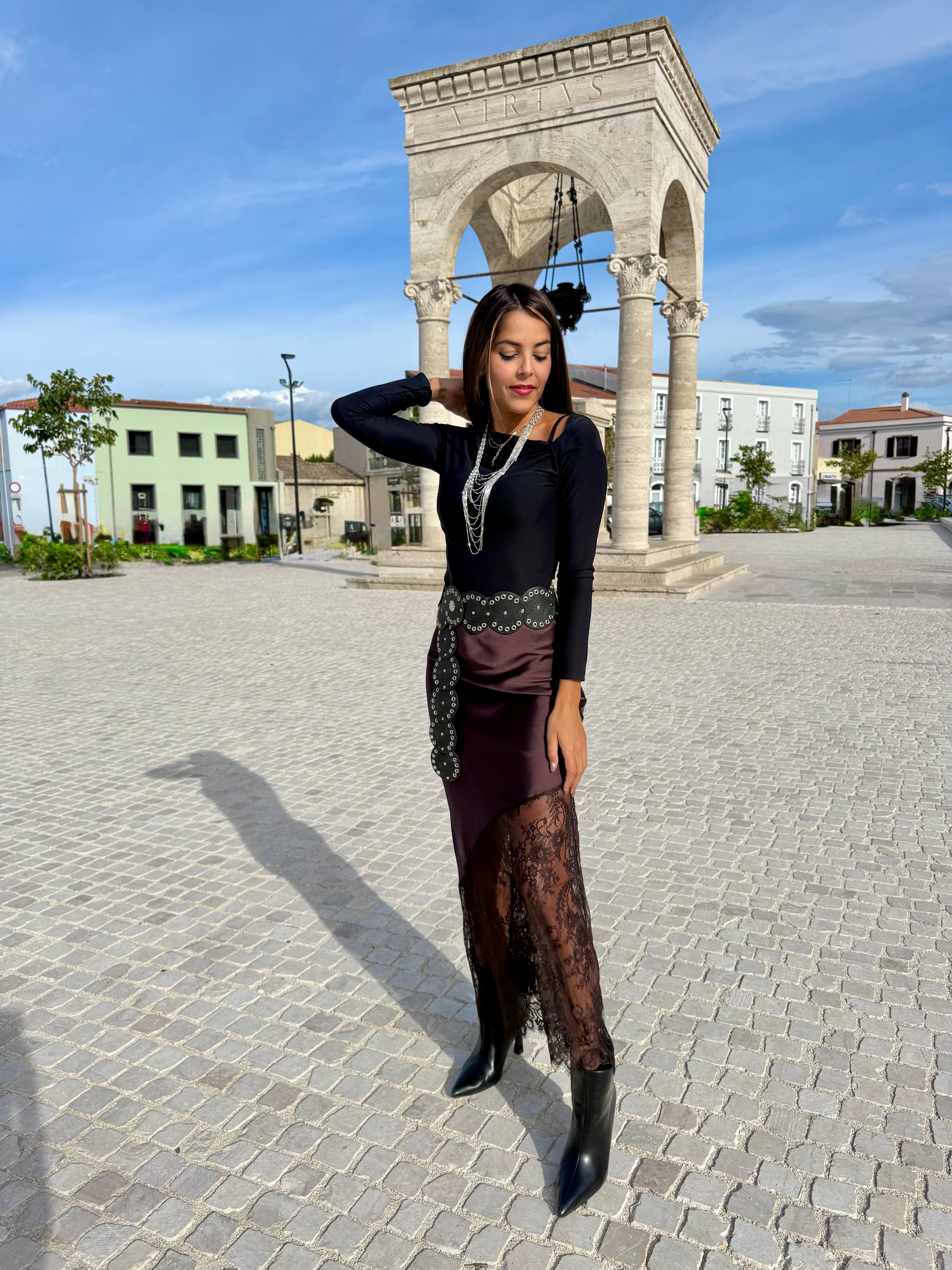 Gonna “Lace Vision” marrone