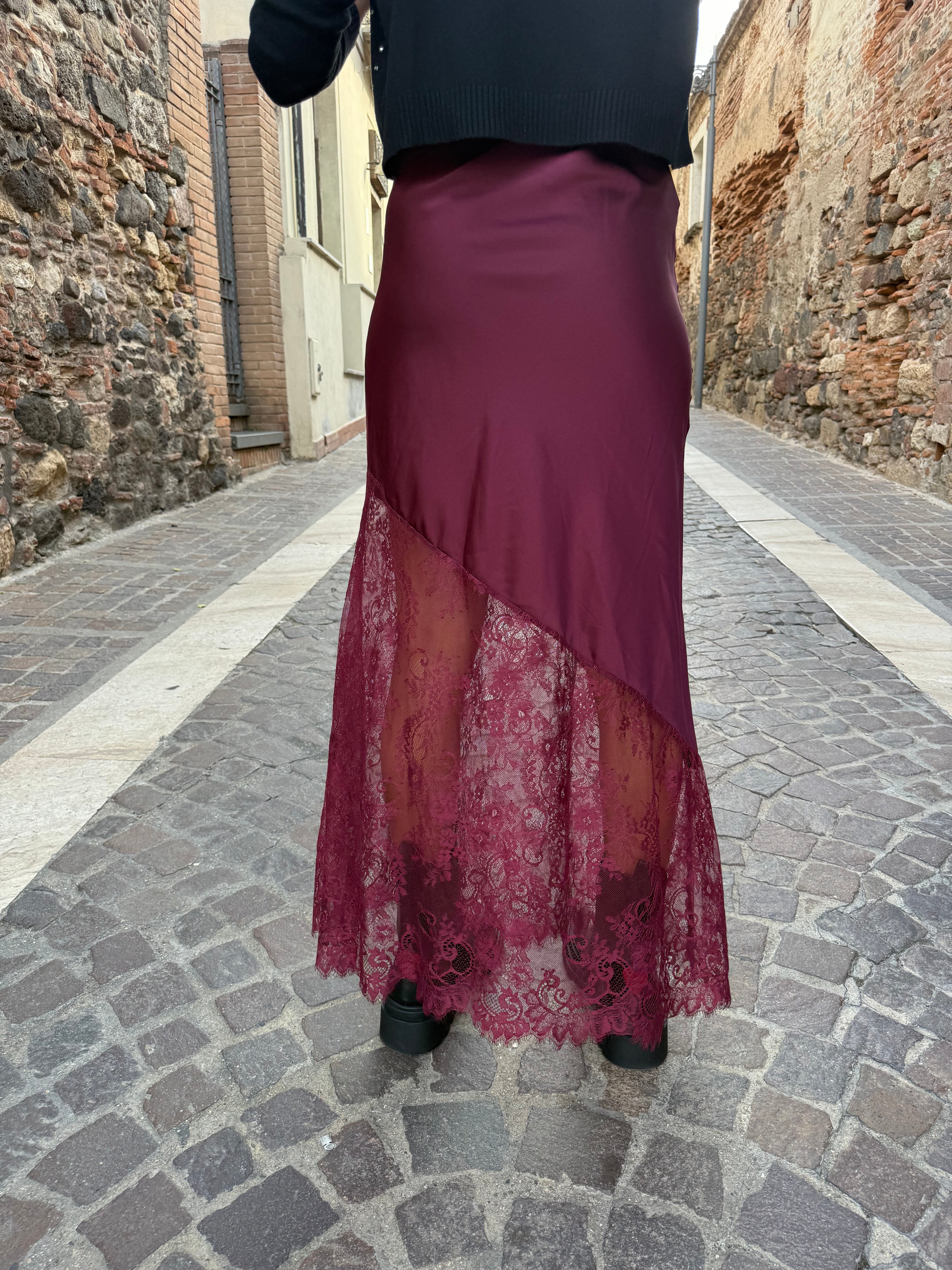 Gonna “Lace Vision” Bordeaux