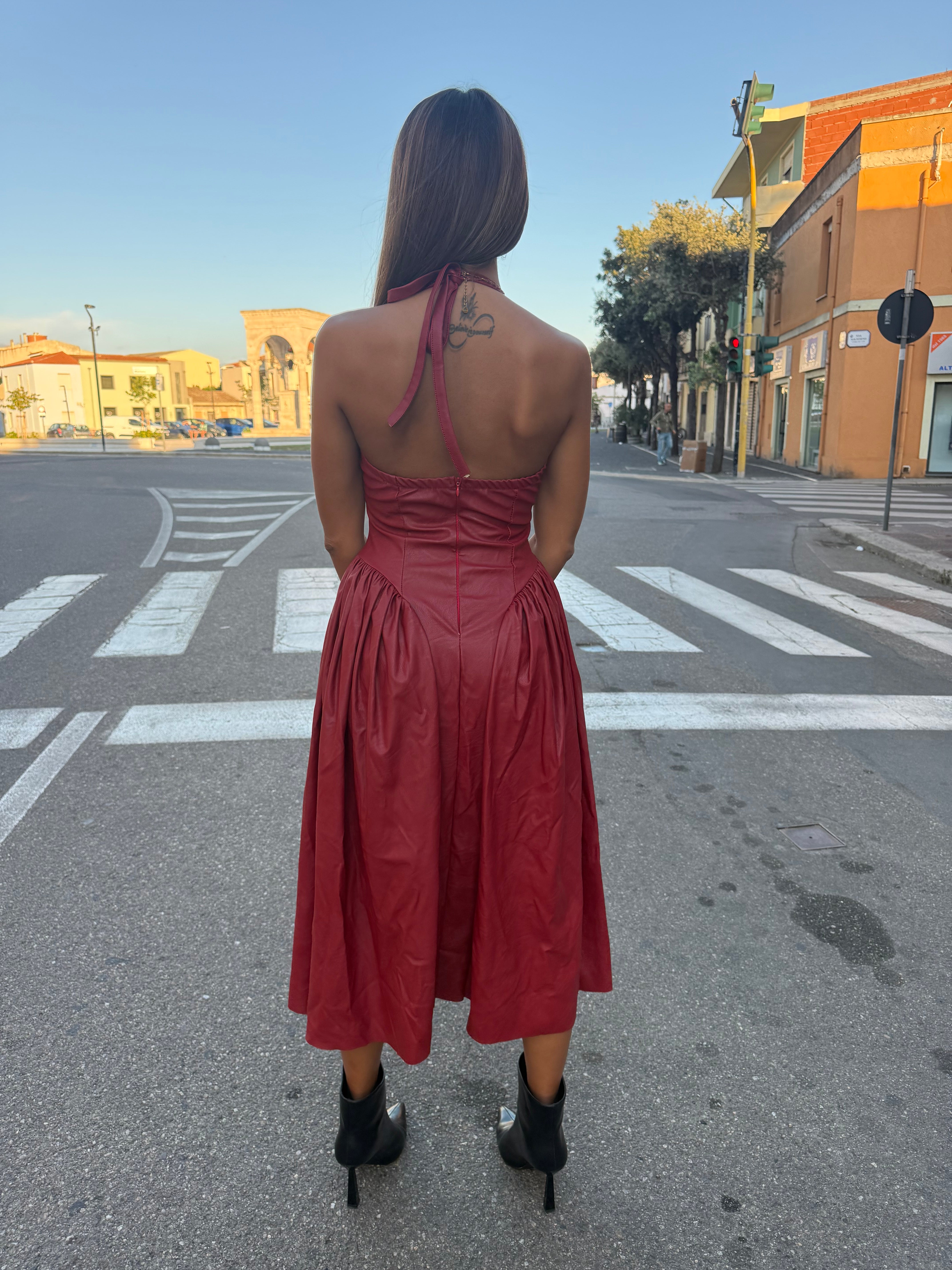 Abito “Define” rosso