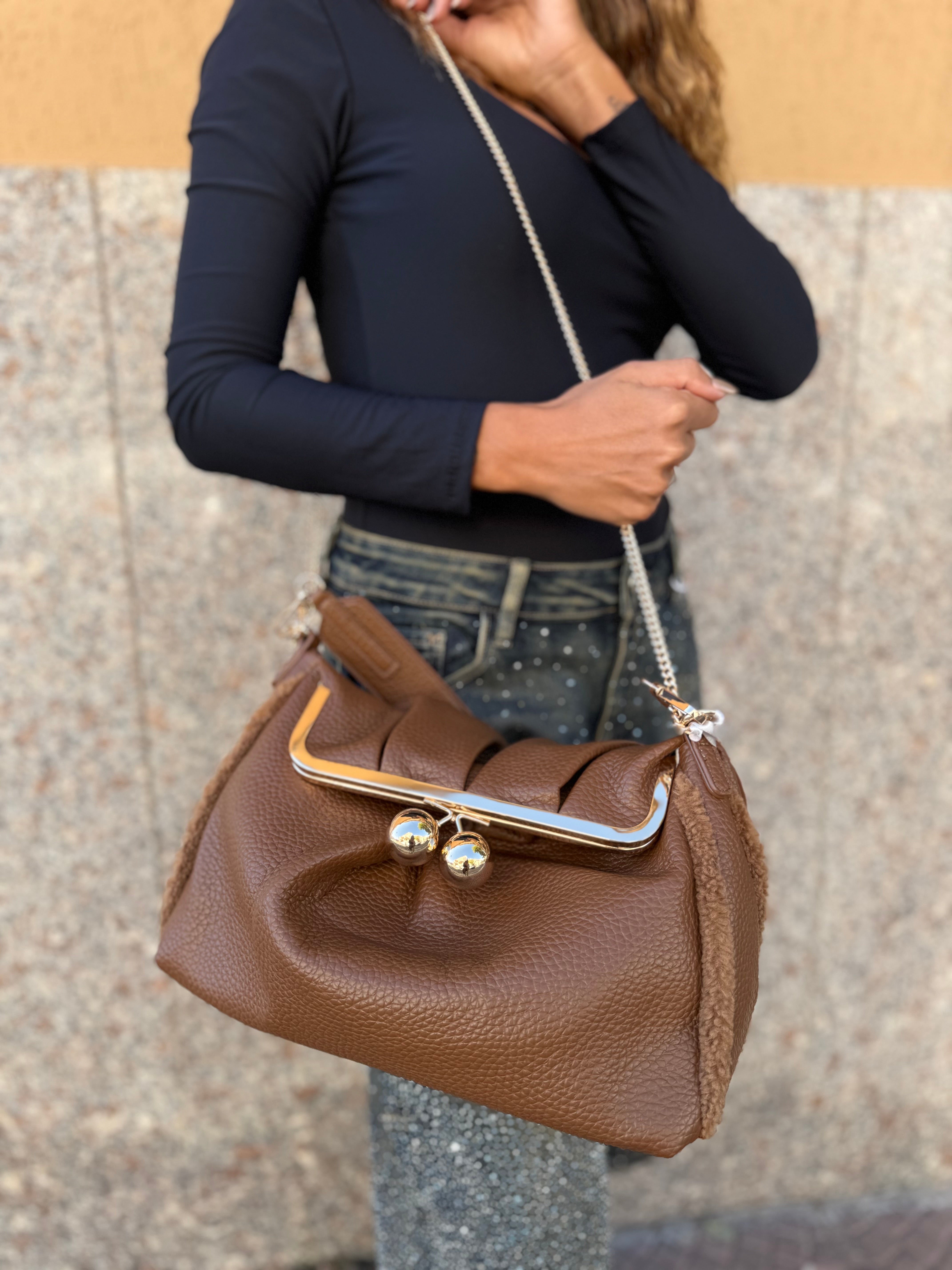 Borsa "Guess who?" camel